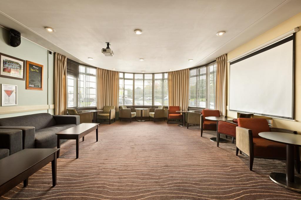 Ramada Hatfield Hatfield  Bagian luar foto