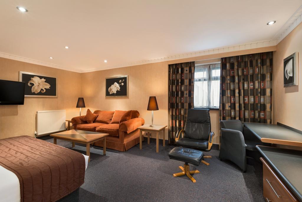 Ramada Hatfield Hatfield  Bagian luar foto