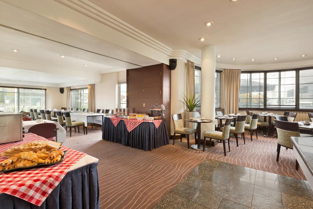 Ramada Hatfield Hatfield  Bagian luar foto
