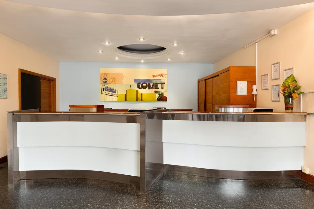 Ramada Hatfield Hatfield  Bagian luar foto