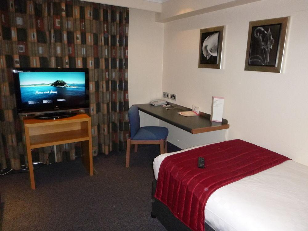 Ramada Hatfield Hatfield  Bagian luar foto