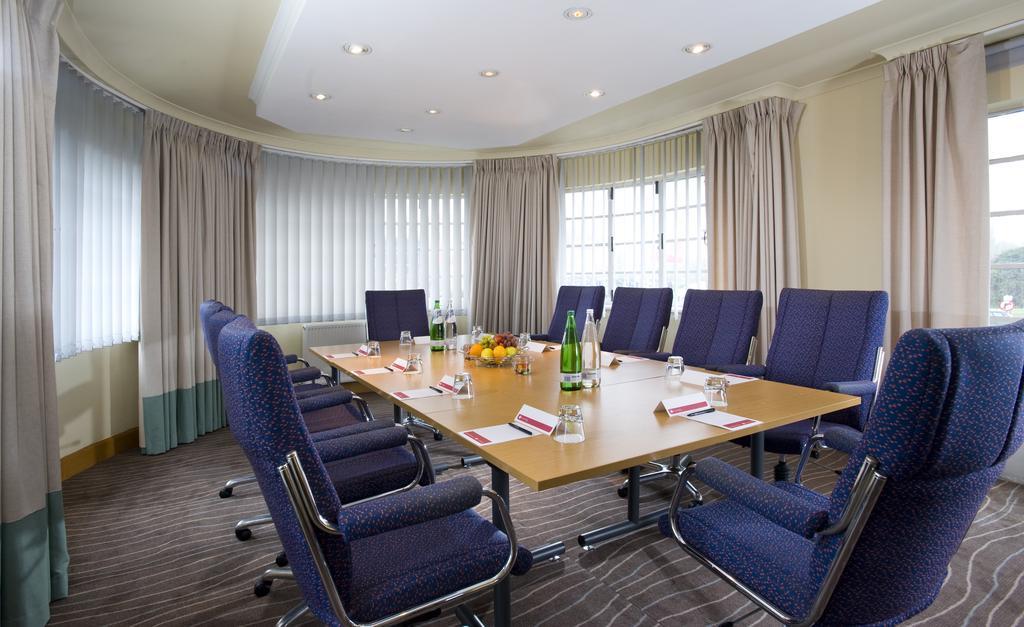 Ramada Hatfield Hatfield  Bagian luar foto