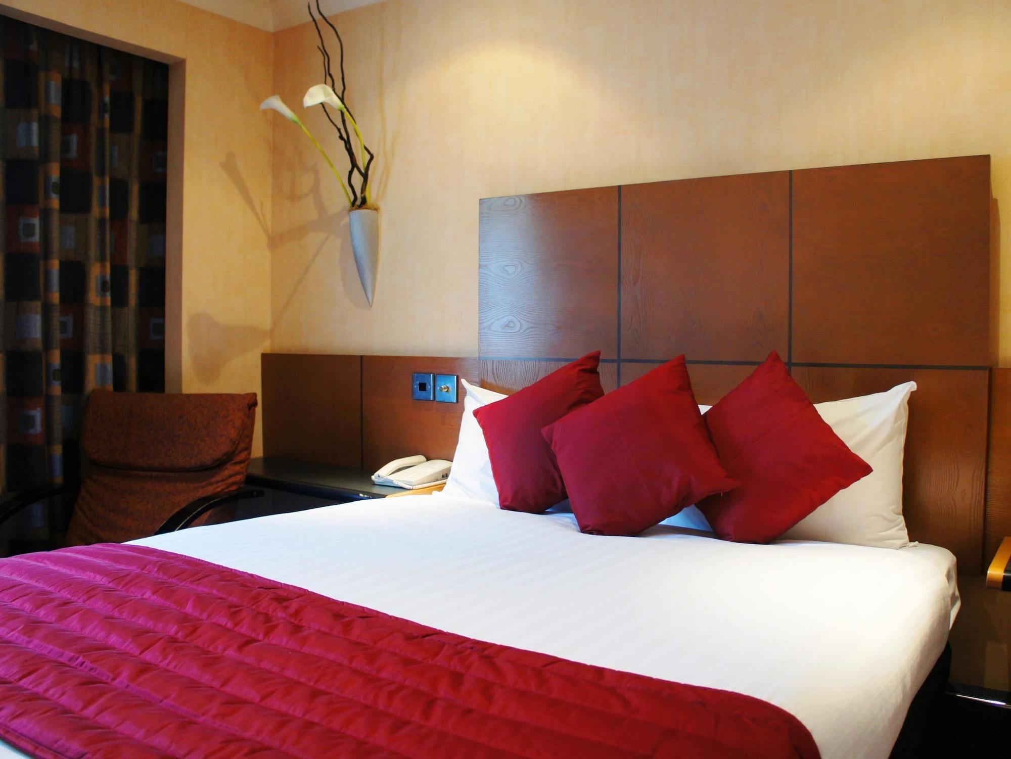 Ramada Hatfield Hatfield  Bagian luar foto