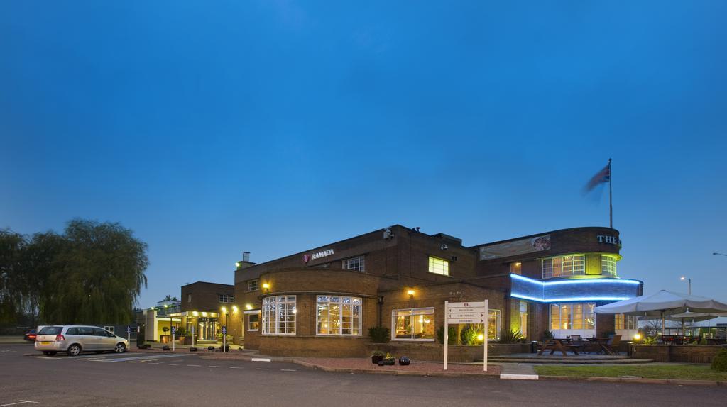 Ramada Hatfield Hatfield  Bagian luar foto