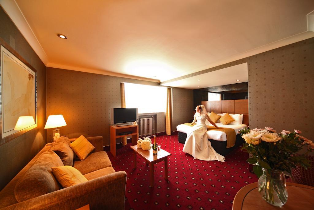 Ramada Hatfield Hatfield  Bagian luar foto